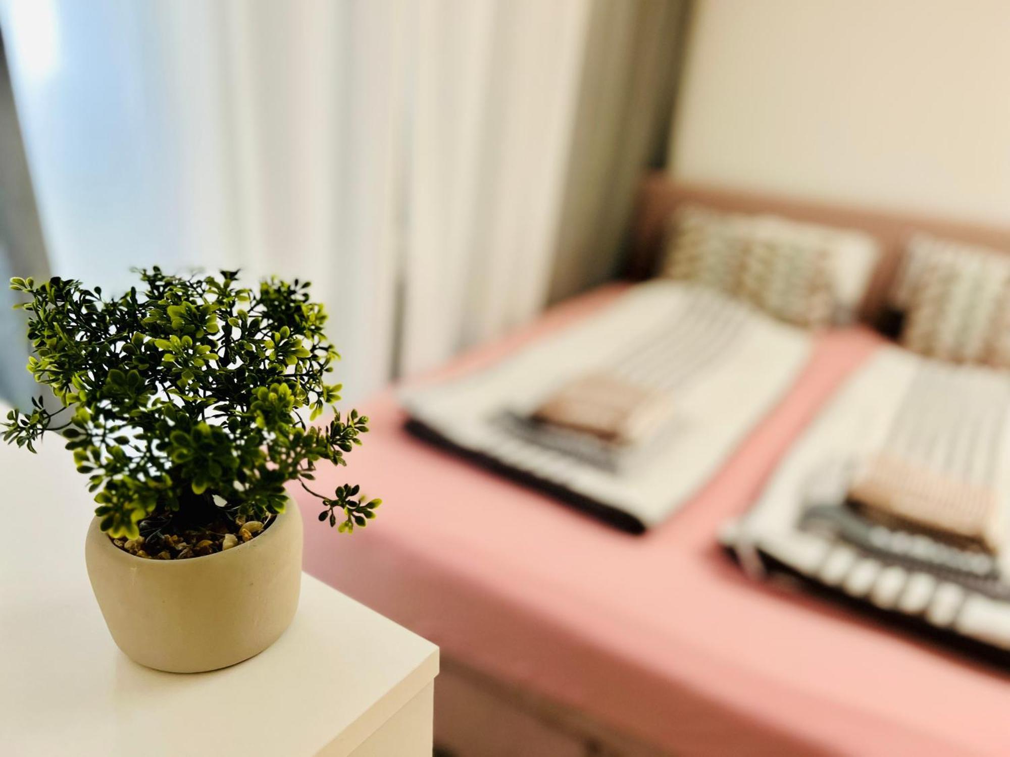 Appartamento Cologne Luxe Living: Opulent Elegance Unleashed Esterno foto