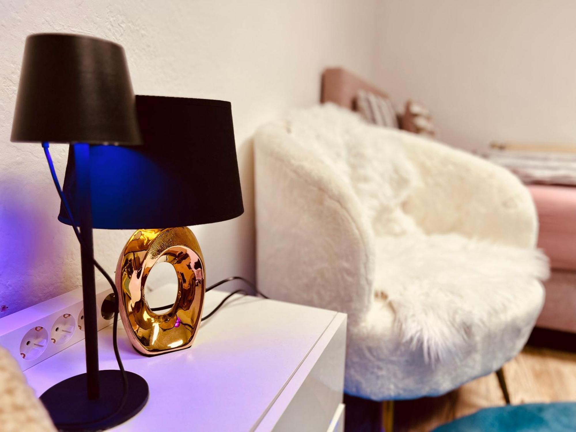 Appartamento Cologne Luxe Living: Opulent Elegance Unleashed Esterno foto